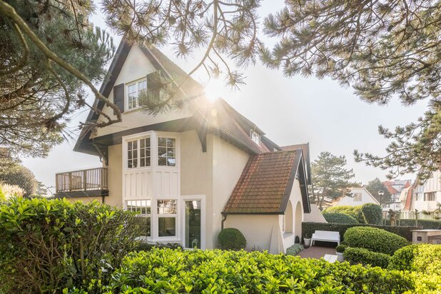 Exclusif: Très belle villa jumelée située dans un sentier à 100m de la mer
