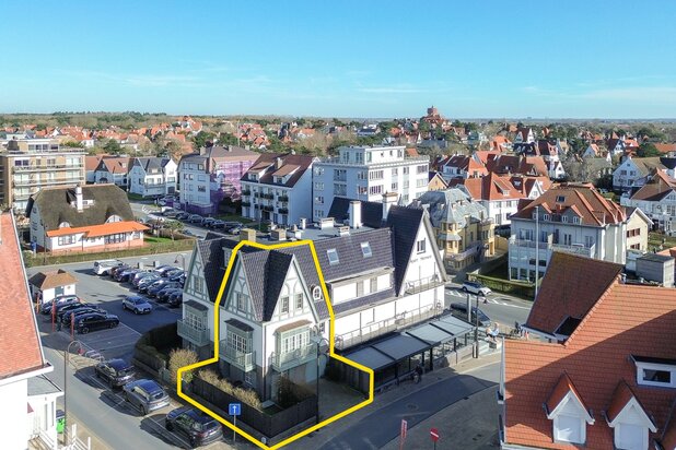 Exclusieve hoekwoning met zeezicht op topligging in de Concessie van De Haan, op 20 m van de zeedijk!