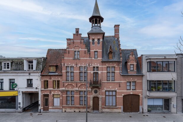 Karaktervolle burgerwoning met aanpalende woning in hartje Sint-Gillis-Waas