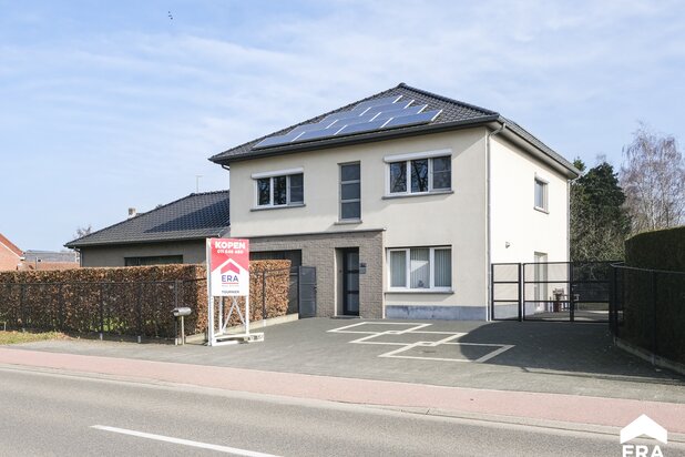 Gezinswoning met mogelijkheid tot beroep aan huis te Eksel