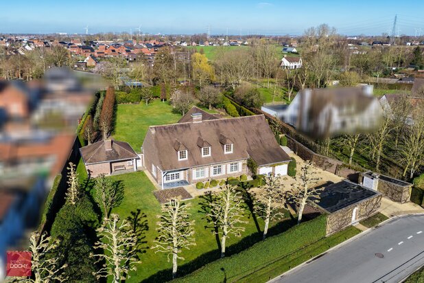Zeer goed onderhouden ruime villa op 5.328m²