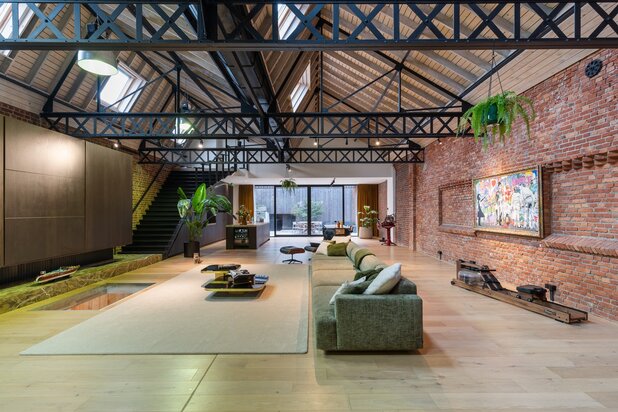 Uniek Loftgebouw met loods op 635 m² – Volledig Gerenoveerd