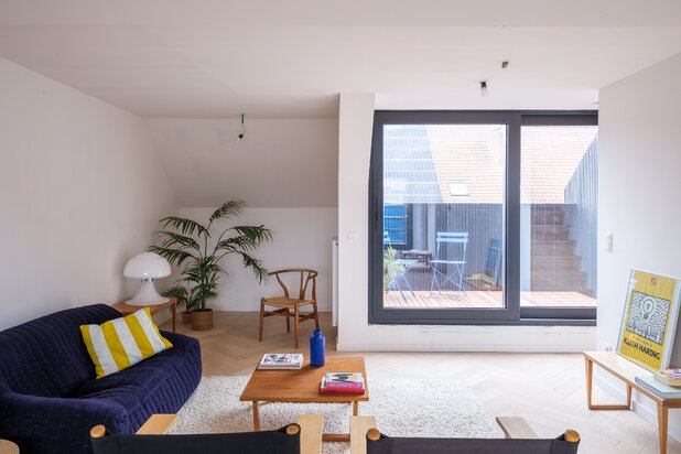 Prachtig duplex appartement met 3 slaapkamers en 2 terrassen in een voormalige herenwoning, nabij het historisch centrum van Gent.