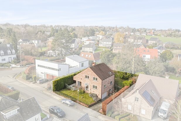 Te koop in Meise, ruime woning met 5 kamers.