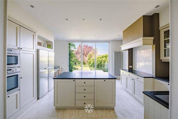 Klassevolle herenwoning met professioneel potentieel