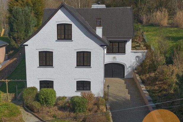 GERAARDSBERGEN -  Ruime villa met vele mogelijkheden