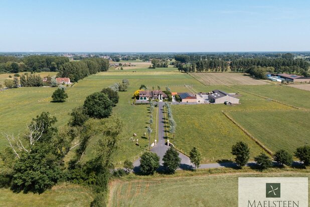 Boerderij op 1,5ha op de flank van Oedelem-berg 