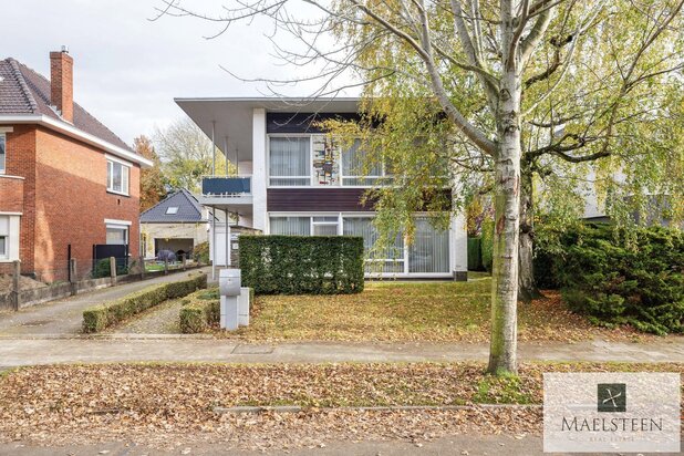 Maison architecturale sur 1078 m² à Sint-Andries Brugge 