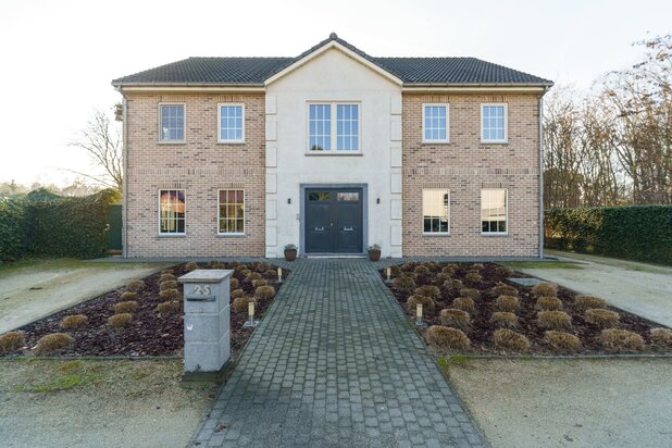 Prachtige villa met zwembad en 6 slaapkamers in Keerbergen