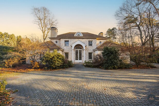 Royale en energiezuinige villa op 37 are in Brasschaat