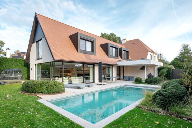 Villa entièrement rénovée, sise au calme