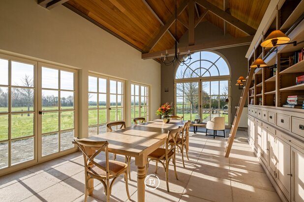 Landhuis met paardenfaciliteiten