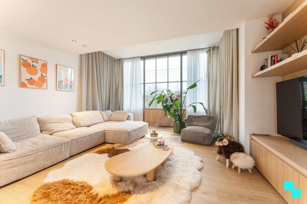 Landelijk gelegen te Ardooie: unieke nieuwbouwwoning (2023) met twee bijgebouwen op een perceel van 5.000 m²