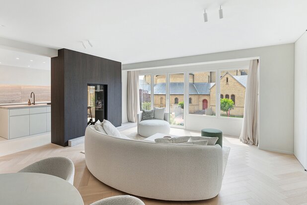 Appartement rénové avec style et vue dégagée