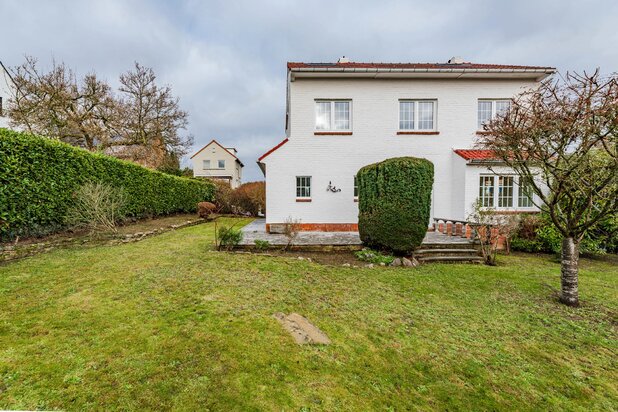 Charming villa set on approximately 5 acres