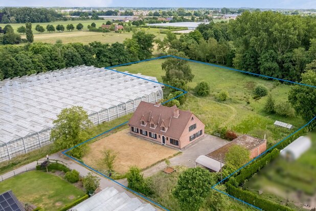 Super gelegen villa met 6 slk en 5 garages op 11.641 m².