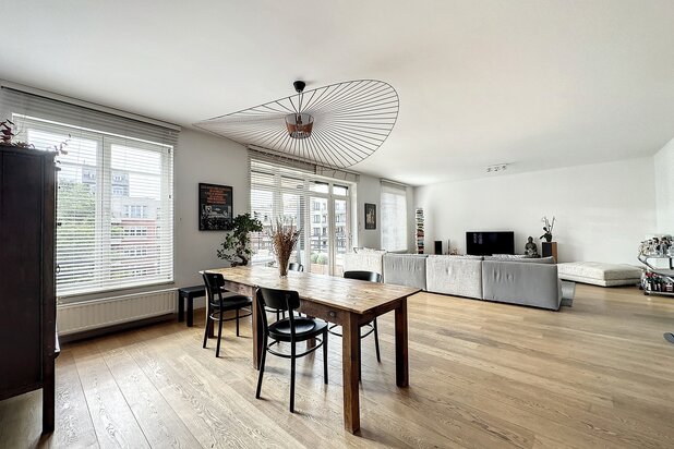 Brugmann Court: Superb 4 bedroom apartment + terrace