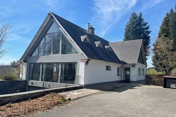 Prestigieuze villa volledig getransformeerd, geïsoleerd eigendom van ongeveer 3ha.