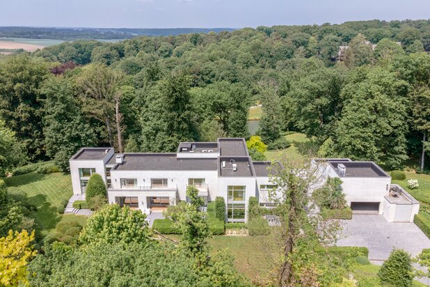 Bercuit - Superb Contemporary Property 