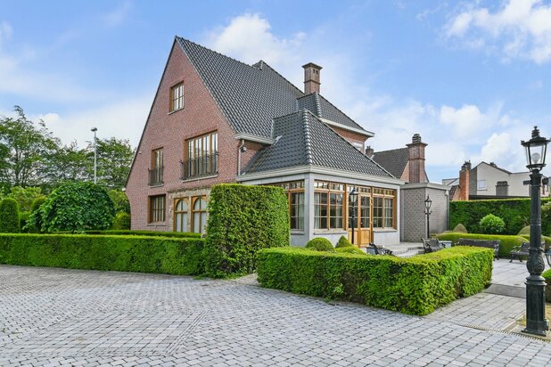 Karaktervolle Villa te Koop in Sint-Niklaas