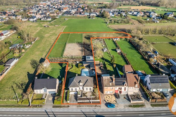 HAALTERT - Exclusieve villa op een perceel van ca. 7.500 m² 