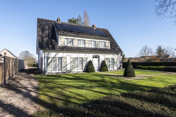 Charmante gerenoveerde villa op perceel van 1.389 m²