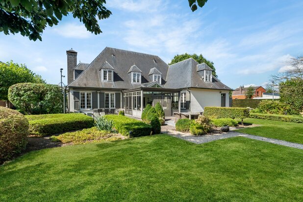 Ruime gezinswoning met uitbreidingsmogelijkheden te Hoogstraten!