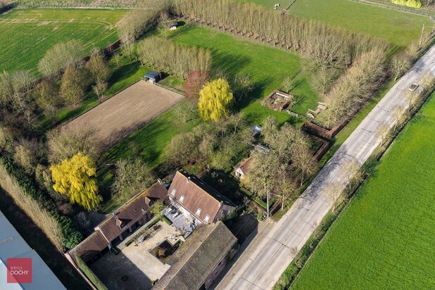 Zeer goed onderhouden gerestaureerde hoeve