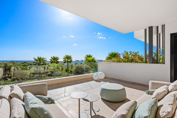 Instapklaar nieuwbouw appartement met prachtige terrassen in Las Colinas Golf & Country Club