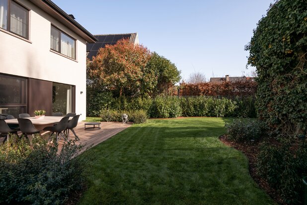 Exclusieve villa met hoogwaardige materialen en unieke buitenruimte