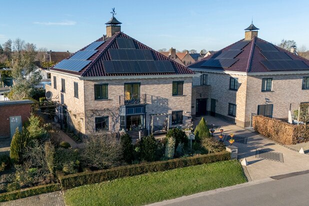 Ruime woning van ca. 400m² met EPC B, landelijk gelegen.