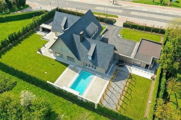 Grande propriété familiale avec 5 SLPK - BUREEL - PISCINE !