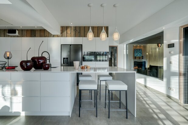 Luxueuse villa avec piscine entièrement rénovée à Marke