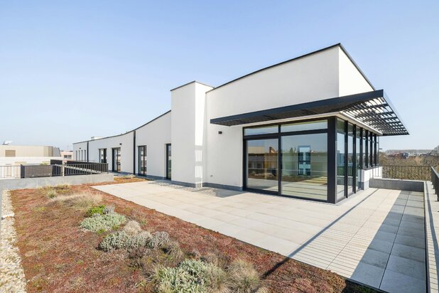 Exclusive penthouse (320 m²) for rent in Lier