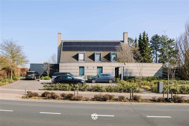 Ruime villa met tal van mogelijkheden nabij centrum Sint-Niklaas