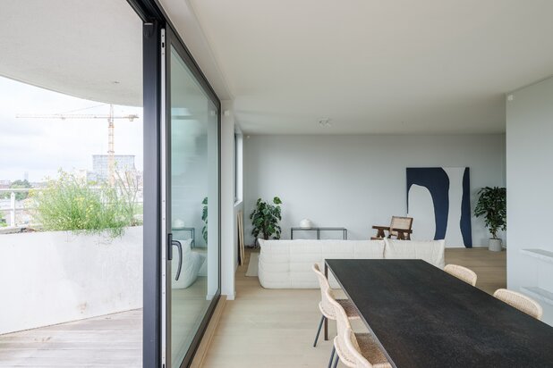 Luxueus en lichtrijk 2-slaapkamer appartement met ruim terras