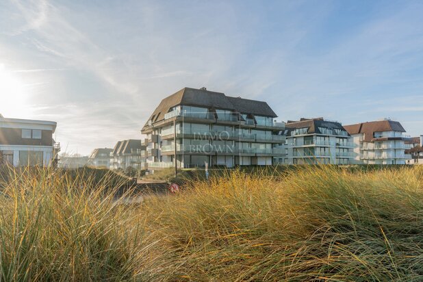 Apartment with open views on the promenade in Het Zoute