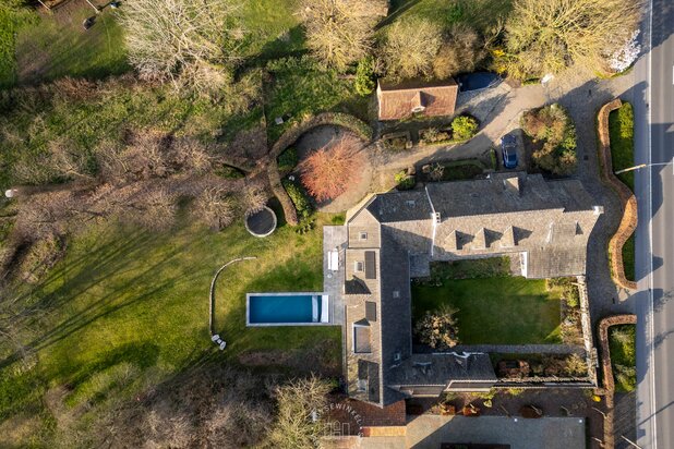 Stijlvol landhuis met zwembad en vergezichten 