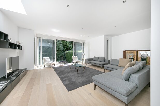 Bois de la Cambre, house with character set on +/- 2 ares23