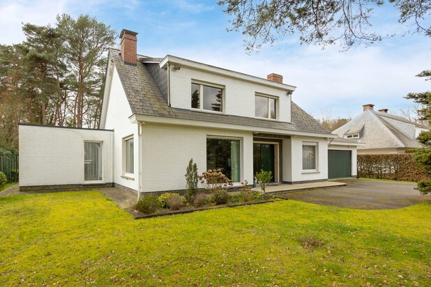 TITEL: VILLA OP 2.792 M² MET ZUIDWEST TUIN