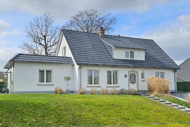 Villa van 262m² op 12 are met uitzicht over vallei 'Schoonzicht'