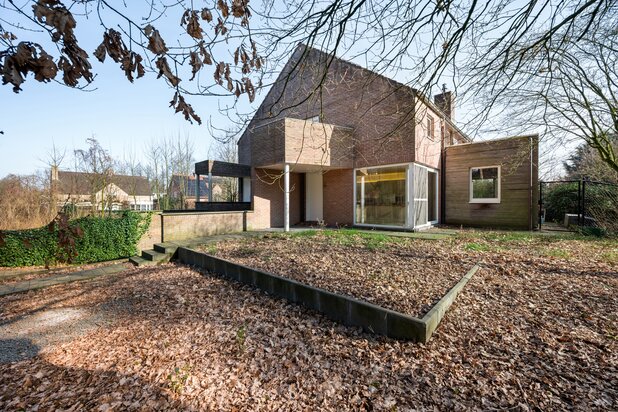 HERENTALS - Zeer ruime woning op een perceel van 1206 m²