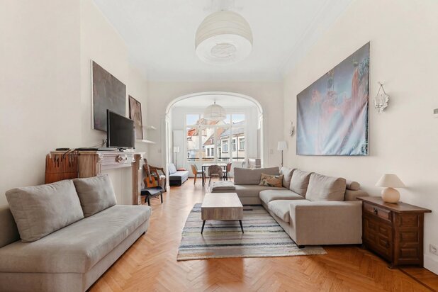 Place Brugmann - Magnificent triplex to renovate