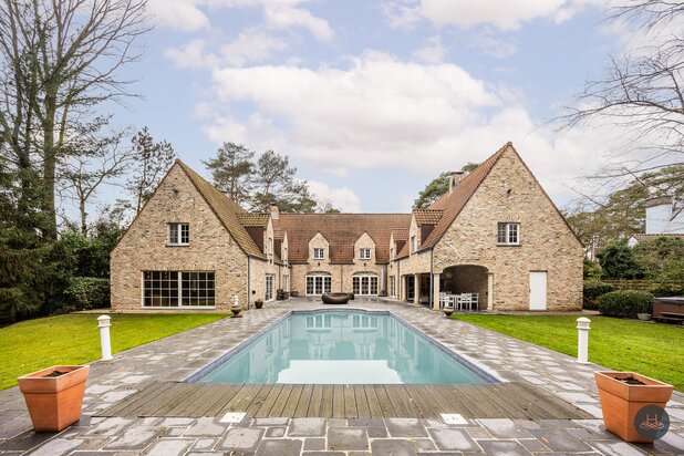 Exclusieve villa met binnenzwembad