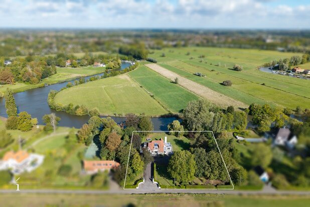 Exclusief wonen aan de Leie – 65 meter private oever met vergezichten