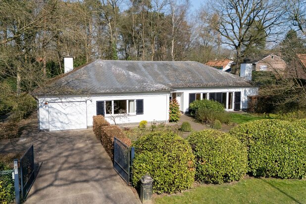 Gelijkvloerse woning met renovatiepotentieel op ca. 1.720 m²