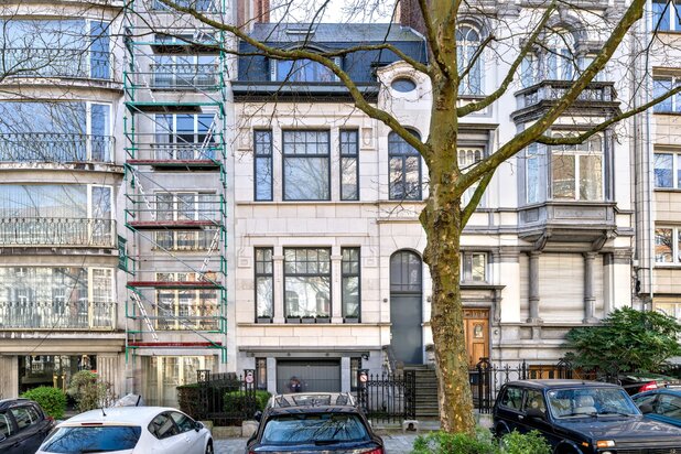 Molière - Place Brugmann - Superbe Hôtel de Maître 