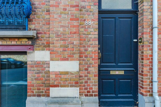 Maison unifamiliale à rafraichir à 2 pas Parvis St Pierre