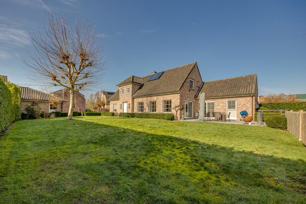 Schitterende woning met prachtige zwemvijver