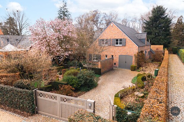 Karaktervolle en instapklare open bebouwing op toplocatie